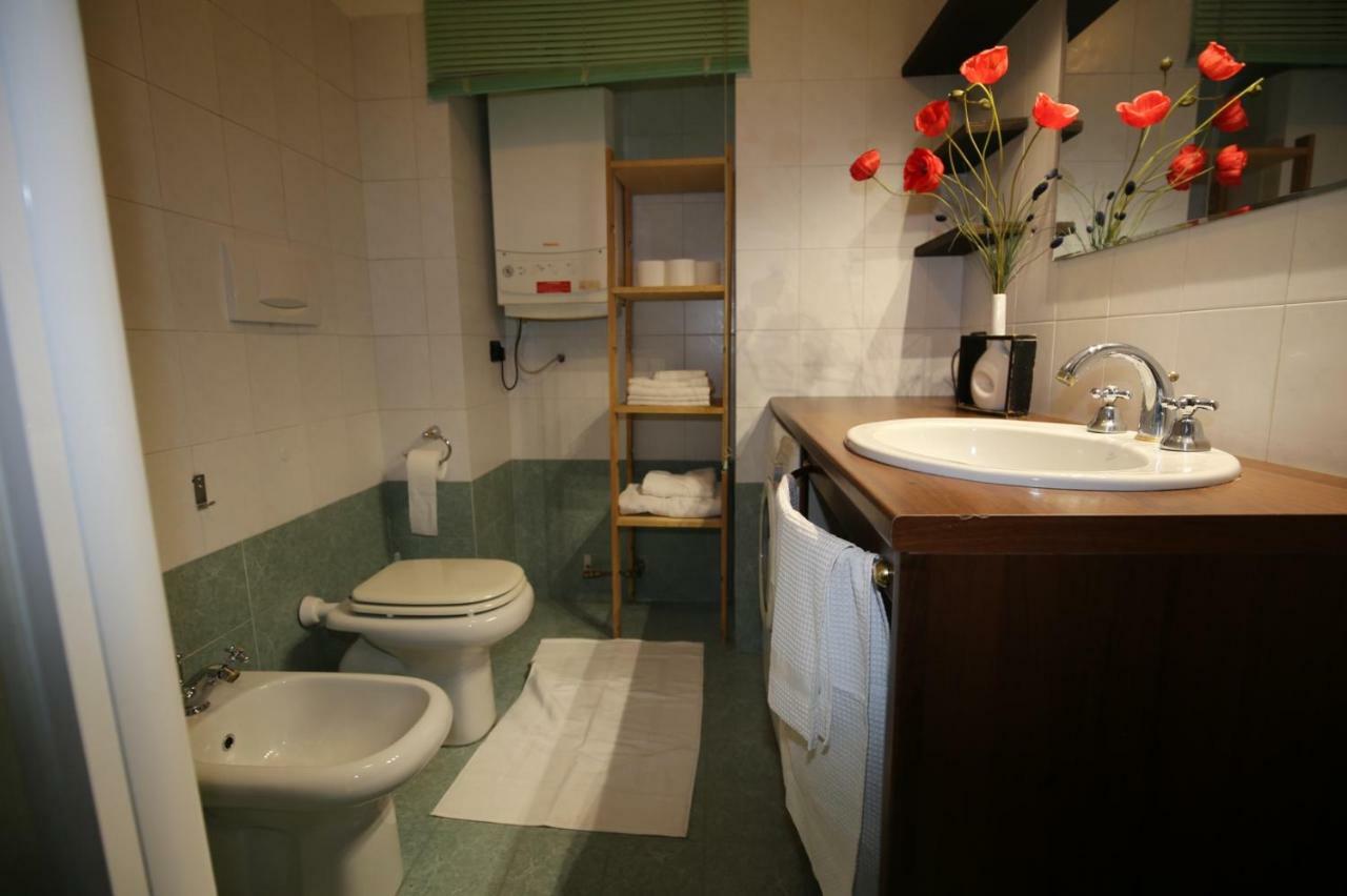 Cortile Del Forno Nel Centro Storico Apartment Арона Екстериор снимка