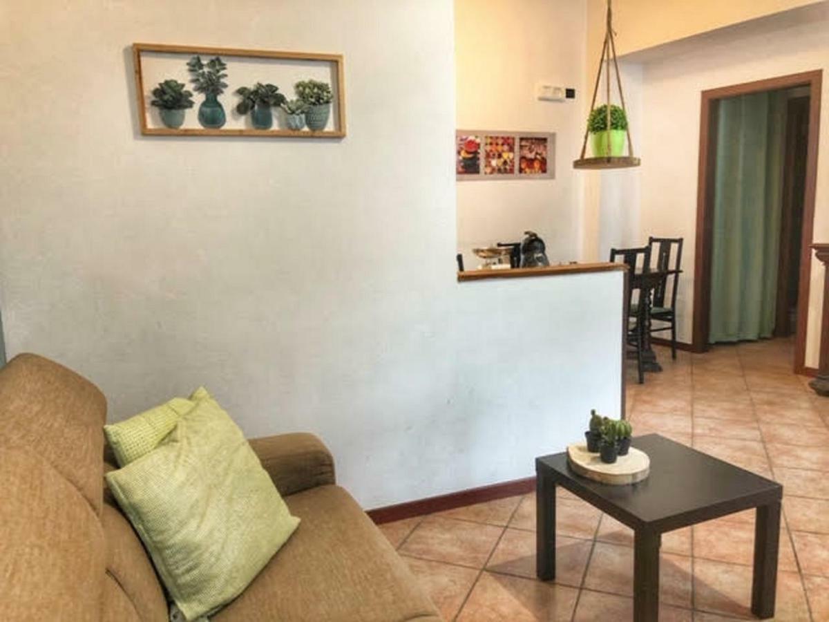 Cortile Del Forno Nel Centro Storico Apartment Арона Екстериор снимка